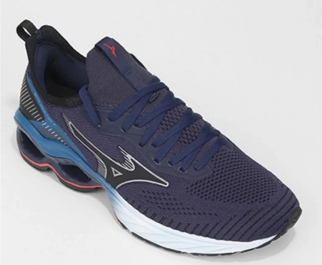 Mizuno Invictus 3